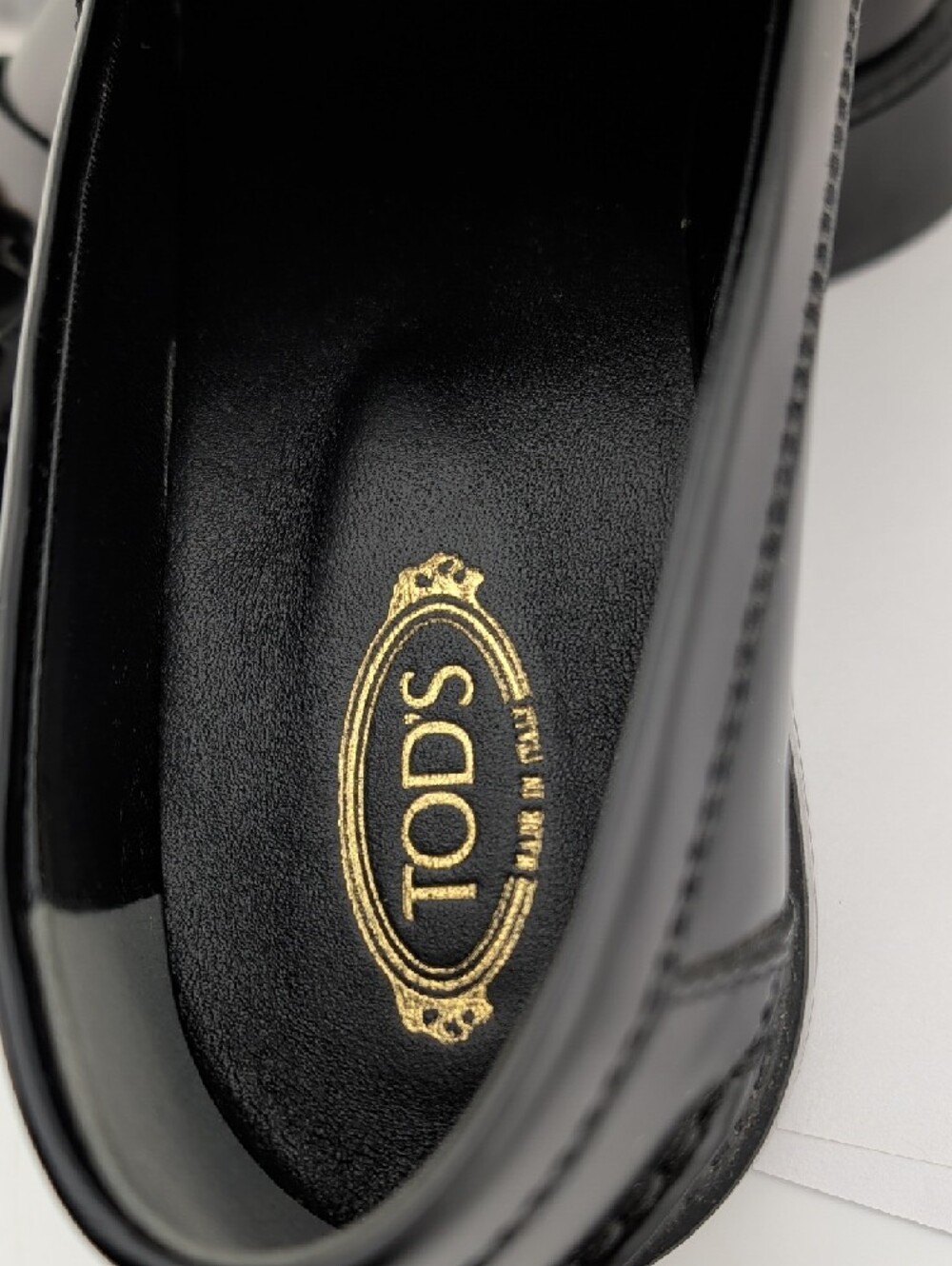 Tod's Black Leather Made In Italy Gold Metal Logo Women's 38.5 - Picture 4 of 16